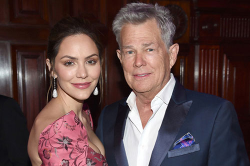 Vợ thứ 5 của ông trùm âm nhạc 70 tuổi mang thai