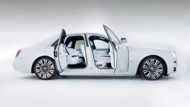 Rolls-Royce âm thầm sản xuất xe mới, khẳng định không tốn một giọt xăng - Ảnh 1.