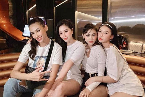 Ngồi chung với 3 mỹ nhân 'sắc nước hương trời', Bảo Thy nổi bần bật vì quá xinh đẹp dù nhiều tuổi nhất