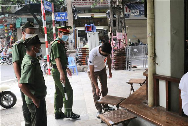 Hà Nội cảnh báo nguy cơ lây nhiễm COVID-19 do chủ quan