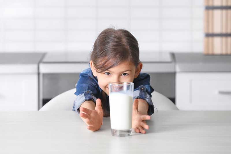 Uống sữa vào thời điểm 'vàng' này tốt gấp vạn lần 'nhân sâm Hàn Quốc'