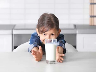 Uống sữa vào thời điểm 'vàng' này tốt gấp vạn lần 'nhân sâm Hàn Quốc'