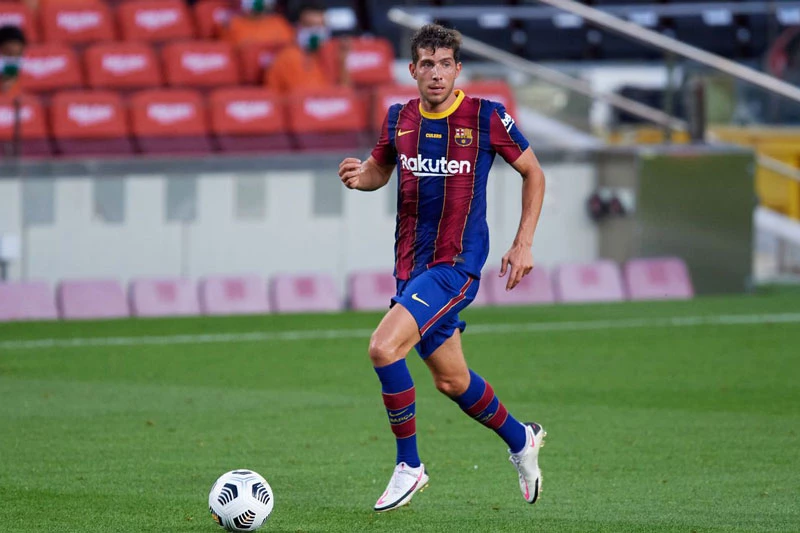 =1. Sergi Roberto (Barcelona, giá trị hiện tại: 20 triệu euro, mức giảm: 20 triệu euro).