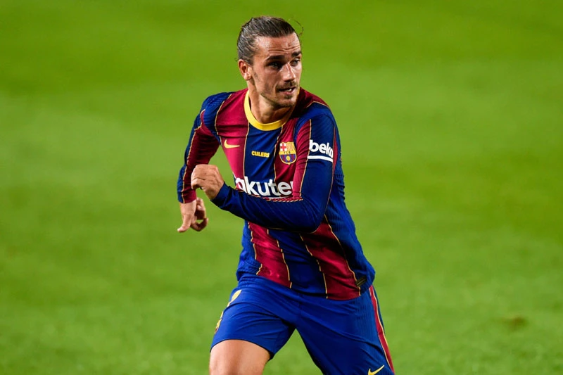 3. Antoine Griezmann (Barcelona, giá trị hiện tại: 80 triệu euro, mức giảm: 16 triệu euro). 3. Antoine Griezmann (Barcelona, giá trị hiện tại: 80 triệu euro, mức giảm: 16 triệu euro).