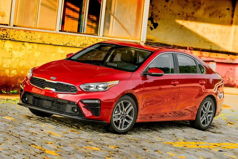 3. Kia Forte - Kia Cerato 2020 (giá khởi điểm: 17.890 USD, điểm tổng thể: 8,3/10).