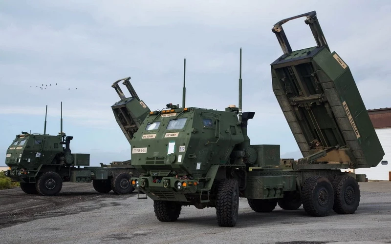 Tổ hợp pháo phản lực dẫn đường tiên tiến M142 HIMARS. Ảnh: Lockheed Martin. Tổ hợp pháo phản lực dẫn đường tiên tiến M142 HIMARS. Ảnh: Lockheed Martin.