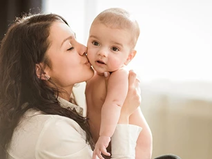 1001 điều cha mẹ cần biết về chăm sóc trẻ sơ sinh vào mùa thu