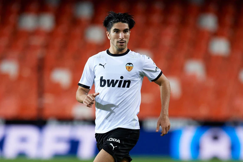 =7. Carlos Soler (Valencia, giá trị hiện tại: 30 triệu euro, mức giảm: 10 triệu euro).