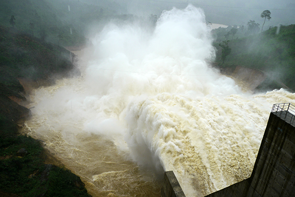 Thủy điện ở thượng nguồn Vu Gia xả lũ, Đà Nẵng lệnh sơ tán dân khỏi vùng nguy hiểm trước 16h chiều 10/10 
