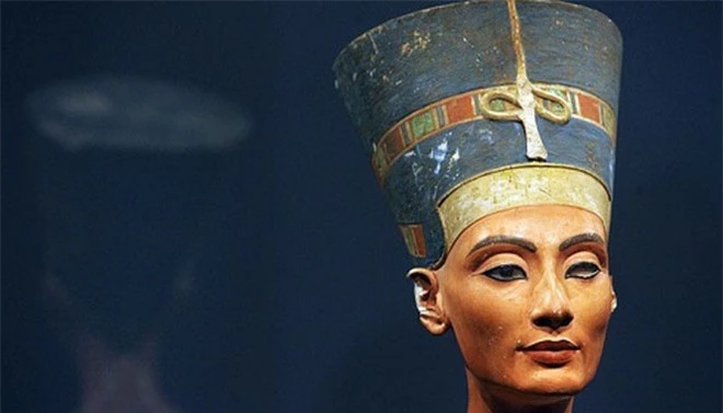 Bí ẩn về Nefertiti - nữ hoàng đẹp nhất Ai Cập với vũ điệu thoát y nổi tiếng và sự biến mất đột ngột khỏi sử sách - Ảnh 2.