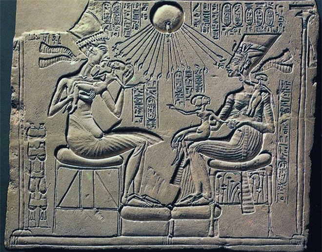 Bí ẩn về Nefertiti - nữ hoàng đẹp nhất Ai Cập với vũ điệu thoát y nổi tiếng và sự biến mất đột ngột khỏi sử sách - Ảnh 5. Bí ẩn về Nefertiti - nữ hoàng đẹp nhất Ai Cập với vũ điệu thoát y nổi tiếng và sự biến mất đột ngột khỏi sử sách - Ảnh 5.