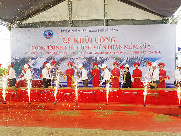 Sáng 10/10, UBND TP Đà Nẵng đã chính thức khởi công dự án xây dựng Khu Công viên phần mềm số 2 (giai đoạn 1)