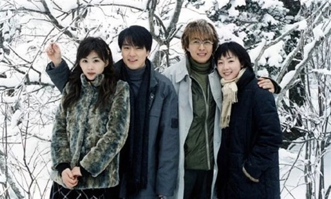 Bốn diễn viên chính của Bản tình ca mùa đông (từ trái sang): Park Sol Mi, Park Yong Ha, Bae Yong Joon, Choi Ji Woo.