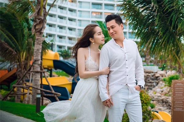 Trai đẹp Việt Anh: Hôn nhân 2 lần đứt gánh và chuyện yêu đương mập mờ với cá sấu chúa Quỳnh Nga - Ảnh 5. Trai đẹp Việt Anh: Hôn nhân 2 lần đứt gánh và chuyện yêu đương mập mờ với cá sấu chúa Quỳnh Nga - Ảnh 5.