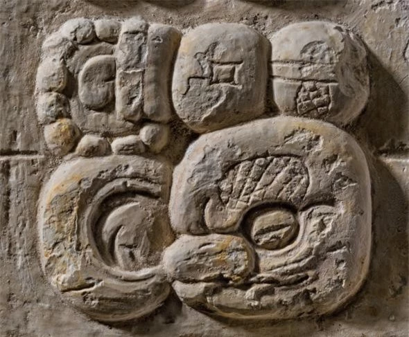 Biểu tượng của triều đại các vị vua rắn huyền bí xuất hiện ở nhiều nơi liên quan đến nền văn minh Maya.