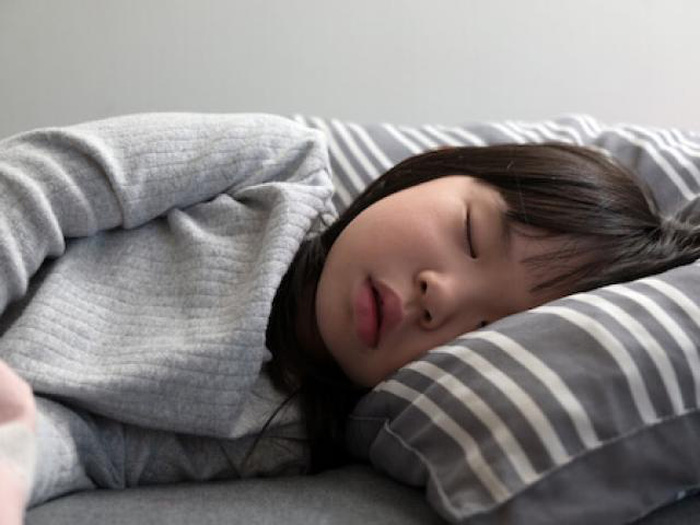Mách bố mẹ 'giờ ngủ vàng' giúp trẻ tăng chiều cao vù vù