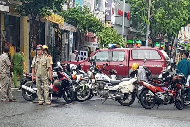 Cảnh sát phong tỏa hiện trường (Ảnh: Zing)