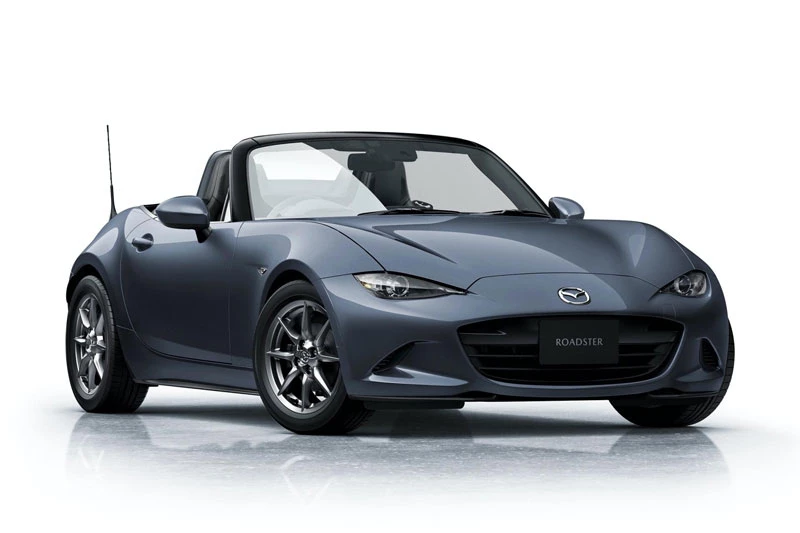 1. Mazda MX-5 Miata 2020 (giá khởi điểm: 26.580 USD).