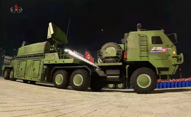 Hệ thống tên lửa phòng không tầm thấp tương tự Tor-M1 do Triều Tiên sản xuất. Ảnh: Defence Blog.