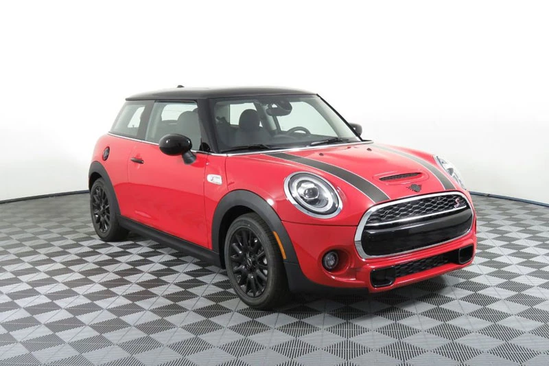 4. Mini Cooper 2021 (giá khởi điểm: 22.400 USD).