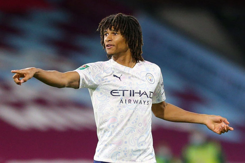 Trung vệ: Nathan Ake (Bournemouth tới Man City, 45,3 triệu euro).