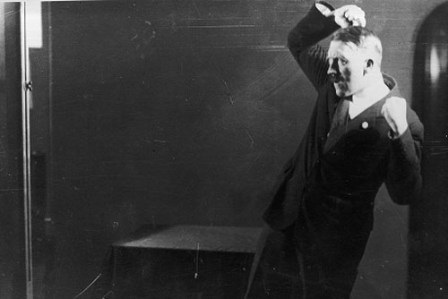 Ảnh "độc" về sự tức cười của Hitler