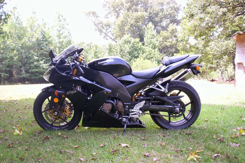 5. Kawasaki Ninja ZX-10R 2004 (vận tốc tối đa: 296 km/h).