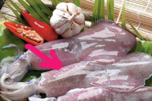 Tuyệt chiêu chọn mực trứng căng đầy, tươi rói