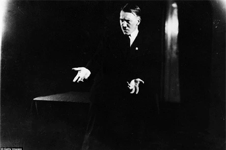 Hitler dành nhiều thời gian chuẩn bị cho những bài phát biểu trước công chúng.