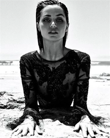'Bond Girl' người Cuba đẹp hút hồn trên Vogue Mexico - ảnh 3