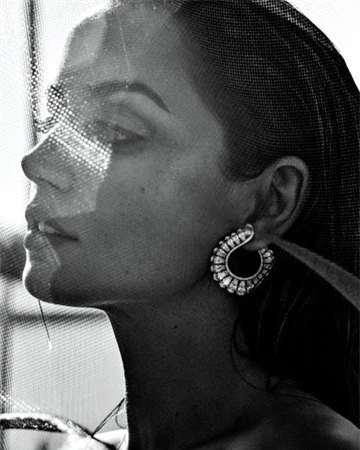 'Bond Girl' người Cuba đẹp hút hồn trên Vogue Mexico - ảnh 7