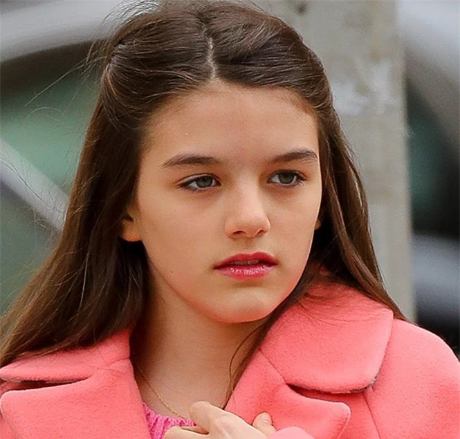 Suri Cruise leo thẳng top tìm kiếm ở Hàn Quốc vì vóc dáng, khí chất như ngôi sao ở tuổi 14 - ảnh 11