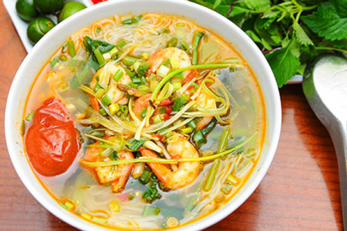 Không cần đi xa bạn cũng có ngay tô bún tôm Hải Phòng ngon chuẩn vị