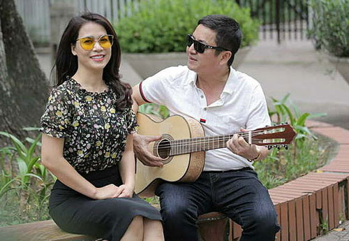 Chí Trung hạnh phúc bên bạn gái