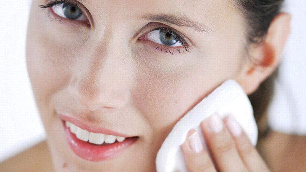 Dưỡng ẩm hàng ngày mà da vẫn xấu thì chắc chắn bạn đã mắc phải những sai lầm này