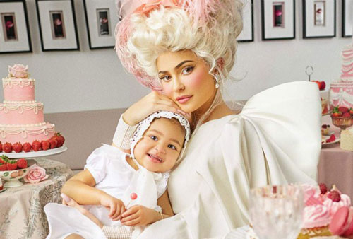 Mới lên 3 nhưng con gái nhà Kylie Jenner đã sở hữu loạt hàng hiệu 'khủng'