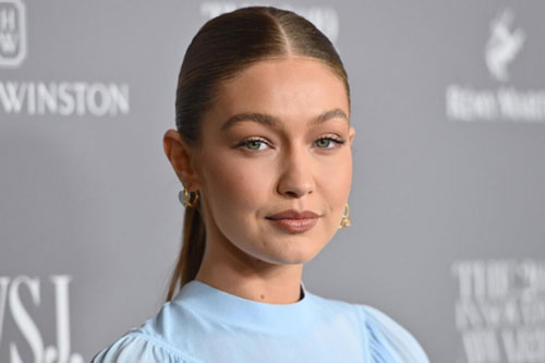 Gigi Hadid vẫn chưa quen với việc làm mẹ