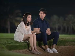 Soạn quần áo trước khi đi công tác, tôi phát hiện bí mật động trời vợ giấu trong đáy tủ hơn một năm nay