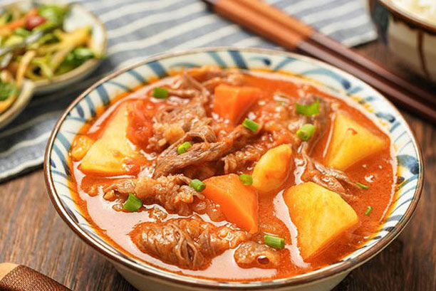 Mẹo khéo hầm bò với rau củ cho ngày se lạnh, cả nhà ăn "bay nồi cơm"