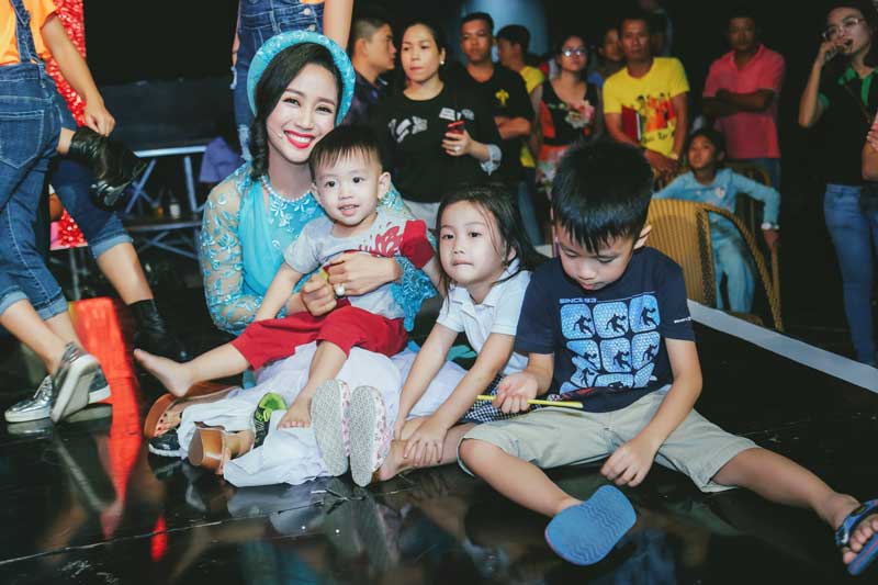 ‘Choáng’ với mức học phí mà dàn sao Việt chi cho con: 1,5 tỷ đồng/năm chưa phải là số 1