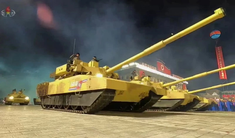 Xe tăng chiến đấu chủ lực thế hệ mới vừa được Triều Tiên giới thiệu trong lễ duyệt binh. Ảnh: Defence Blog.