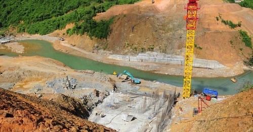 Chủ tịch Thừa Thiên Huế tức tốc lên đường xác minh thông tin 10 công nhân thuỷ điện bị vùi lấp