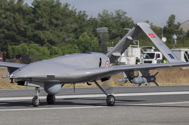 một máy bay không người lái (UAV) Bayraktar do Thổ Nhĩ Kỳ sản xuất.