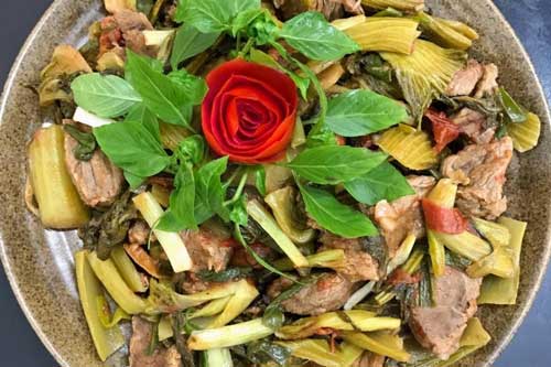 Cách làm món thịt bò kho dưa chua đưa cơm ngày mát trời