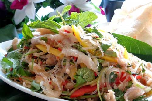 Học cách làm món nộm chân gà rút xương giòn ngon khó cưỡng