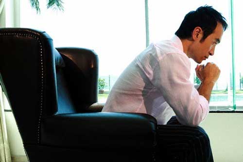 Sếp gọi tôi đến giao cho cuốn sổ đỏ và chìa khóa chiếc xe 3 tỷ đồng rồi đưa ra yêu cầu khiến tôi bàng hoàng