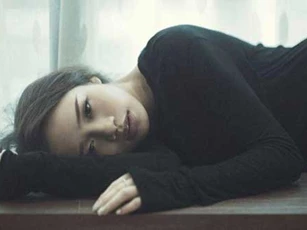 Cưới 5 năm mới có thai, tôi kích động mang phiếu siêu âm về nhà, song chưa kịp lên tiếng thì chồng đã nắm chặt tay vợ báo tin mừng khác khiến tôi ngã ngửa