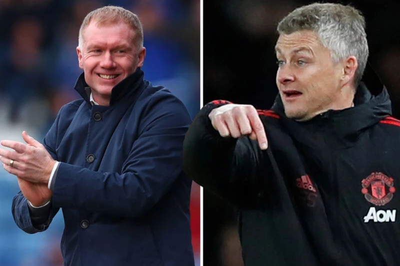 Scholes đồng cảm với Solskjaer.