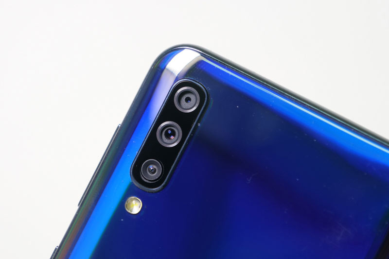Samsung Galaxy A30s với RAM 4 GB, 3 camera sau, pin 4.000 mAh giảm giá 2 triệu đồng