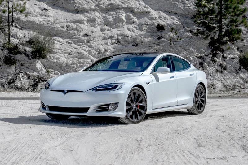 Tesla Model S 2020.